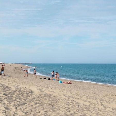 T3 - Parking - Plage / 6 Personnes Le Barcarès エクステリア 写真